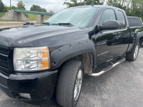 More photos of 2010 Chevrolet Silverado 1500 LT at MAG Auto - Munsterman Automotive Group, MO