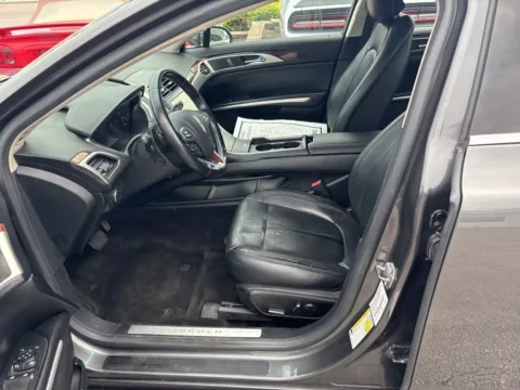 More photos of 2016 Lincoln MKZ at MAG Auto - Munsterman Automotive Group, MO
