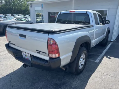 More photos of 2006 Toyota Tacoma PreRunner at MAG Auto - Munsterman Automotive Group, MO
