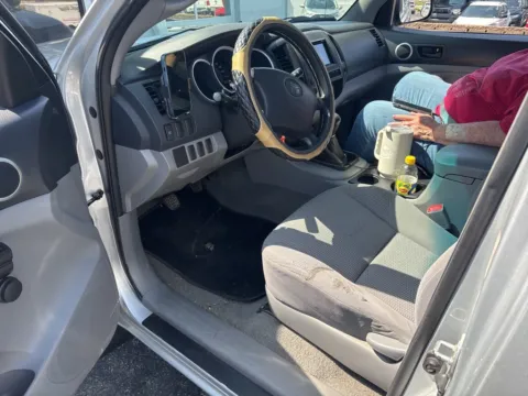More photos of 2006 Toyota Tacoma PreRunner at MAG Auto - Munsterman Automotive Group, MO