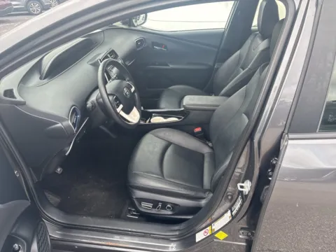 More photos of 2017 Toyota Prius Four at MAG Auto - Munsterman Automotive Group, MO