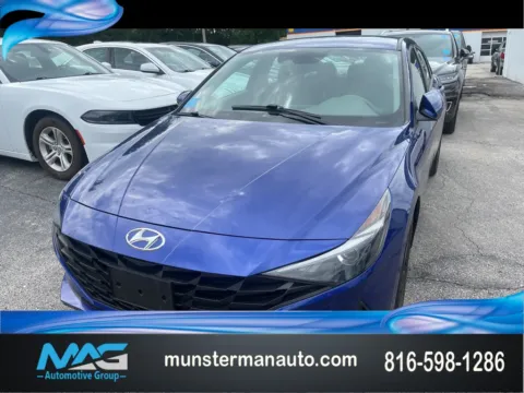 Blue 2021 Hyundai Elantra SEL for sale in Blue Springs, MO