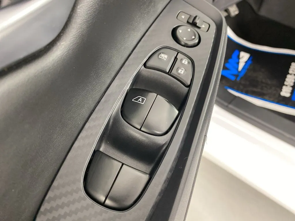 2023 Nissan Sentra SV - Photo 14