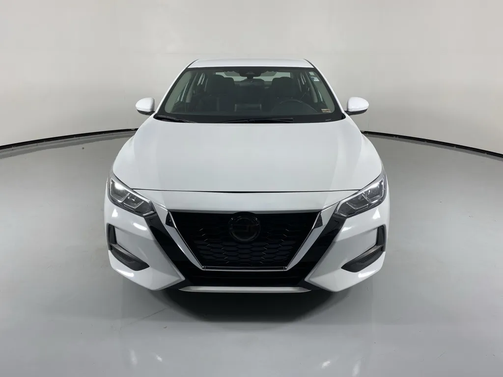 2023 Nissan Sentra SV photo 3