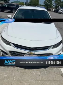 White 2018 Chevrolet Malibu LT for sale in Blue Springs, MO