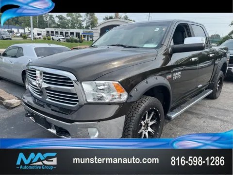 Black 2013 Ram 1500 SLT for sale in Blue Springs, MO