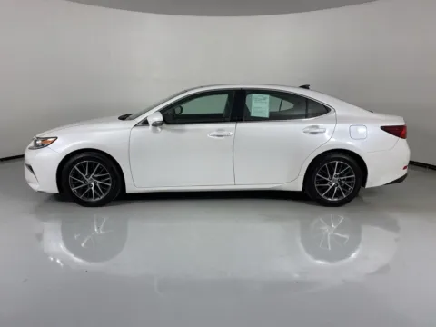 More photos of 2016 Lexus ES 350 at MAG Auto - Munsterman Automotive Group, MO