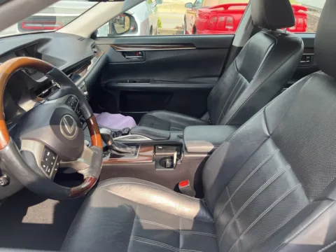 More photos of 2016 Lexus ES 350 at MAG Auto - Munsterman Automotive Group, MO