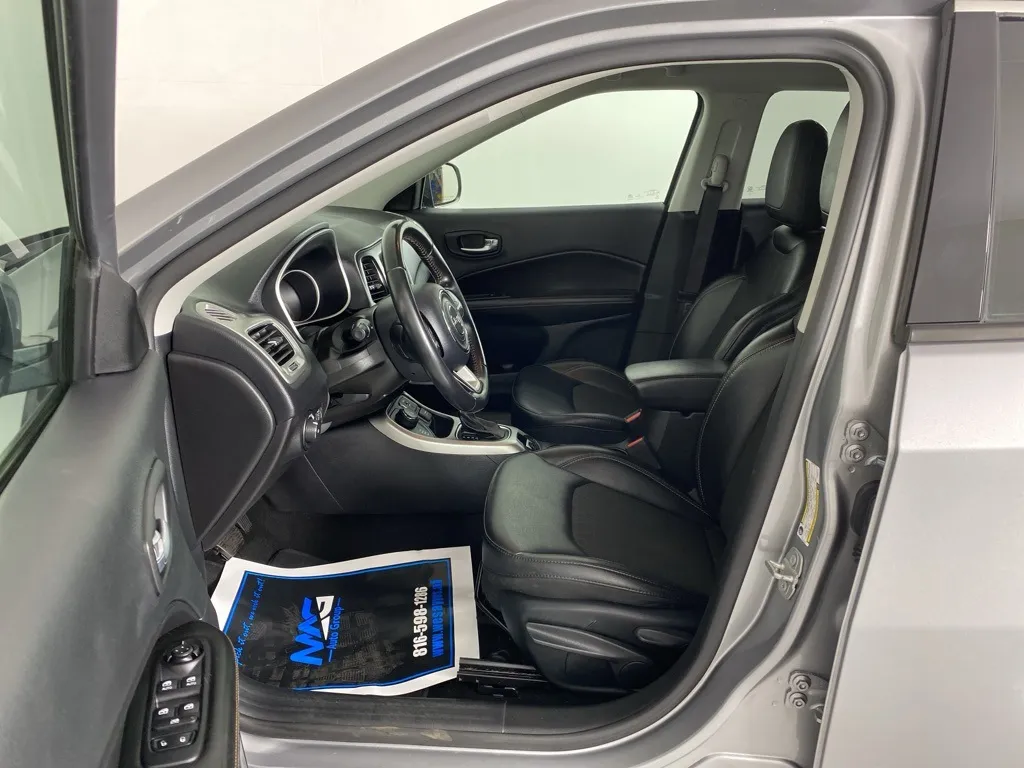 2020 Jeep Compass Latitude photo 4