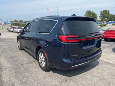 More photos of 2021 Chrysler Pacifica Touring L at MAG Auto - Munsterman Automotive Group, MO