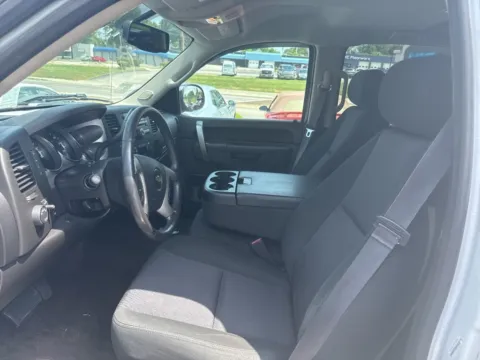 More photos of 2013 Chevrolet Silverado 1500 LT at MAG Auto - Munsterman Automotive Group, MO