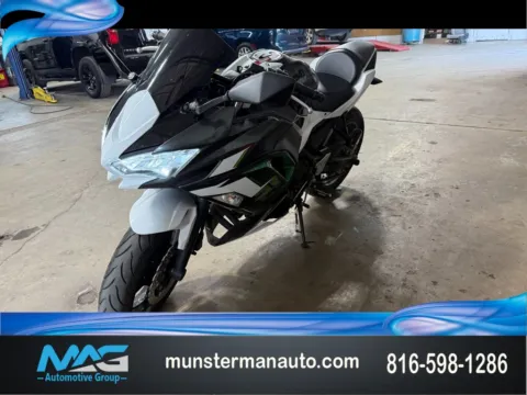 Blue 2022 Kawasaki Ninja motorcycle for sale in Blue Springs, MO