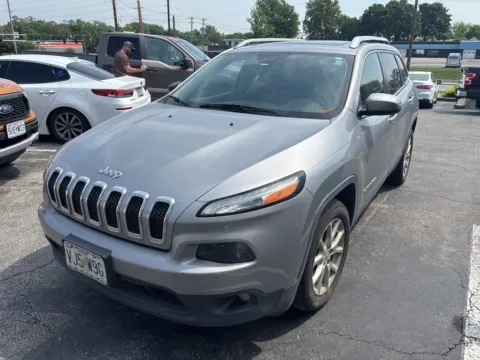 Photos of 2016 Jeep Cherokee Latitude for sale in Blue Springs, MO at MAG Auto - Munsterman Automotive Group