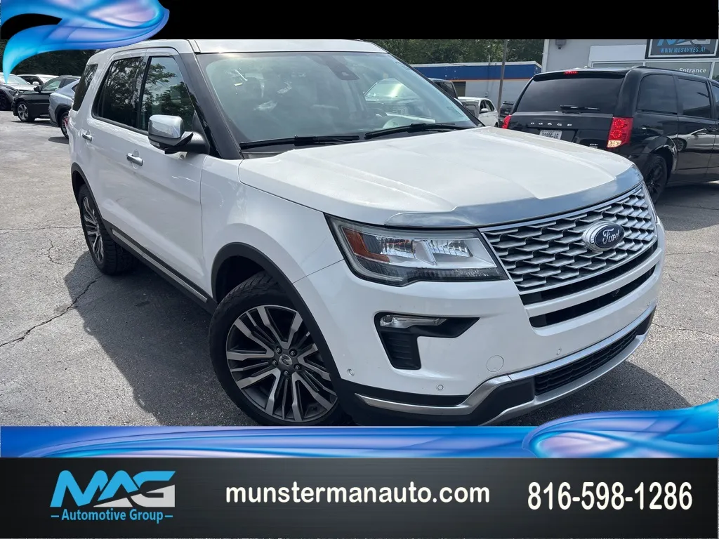 White 2018 Ford Explorer Platinum for sale in Blue Springs, MO