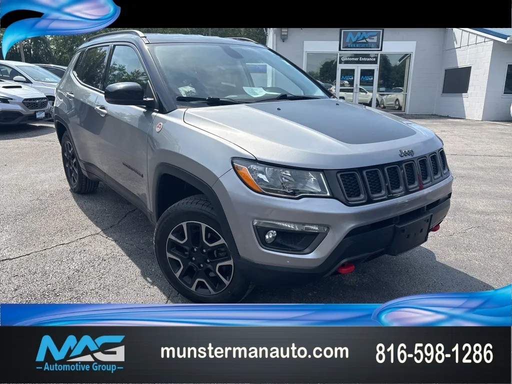 Silver 2019 Jeep Compass Trailhawk for sale in Blue Springs, MO
