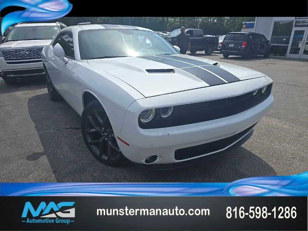 White 2019 Dodge Challenger SXT for sale in Blue Springs, MO