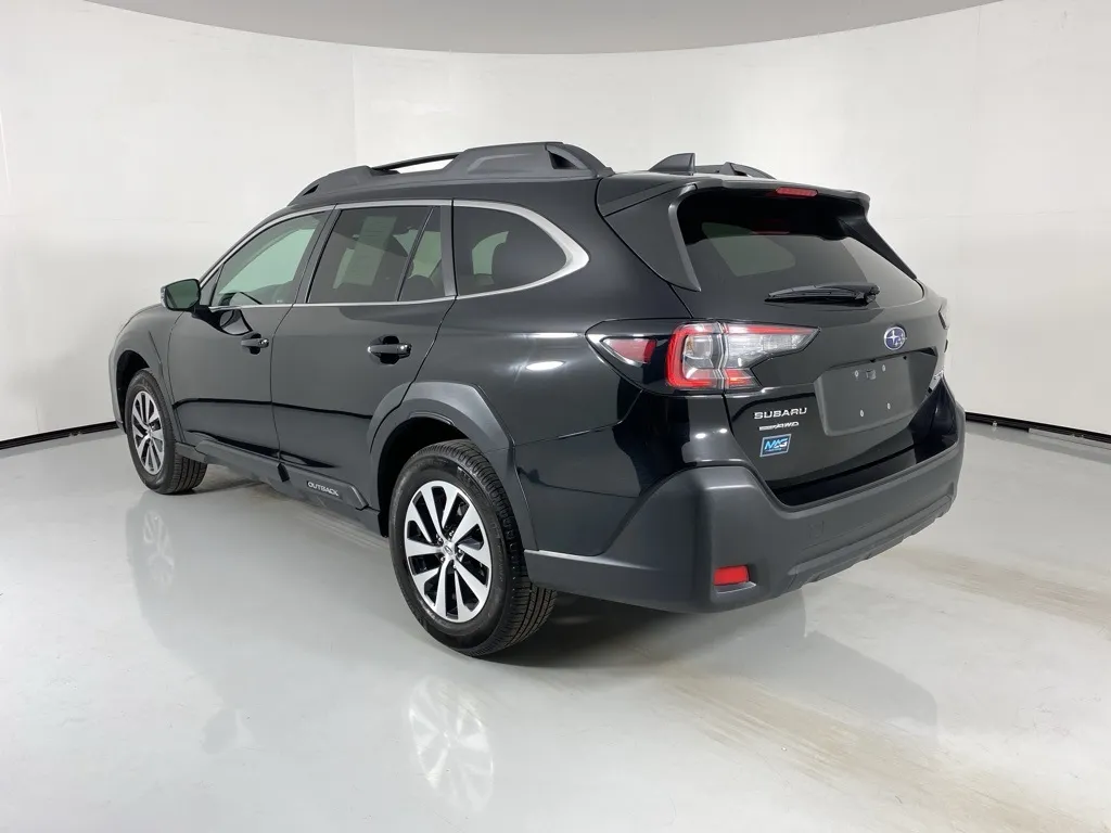 2023 Subaru Outback Premium photo 3