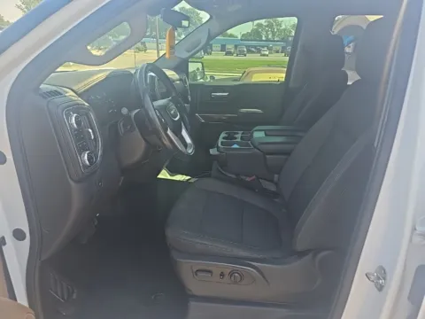 More photos of 2022 GMC Sierra 1500 Limited Elevation at MAG Auto - Munsterman Automotive Group, MO