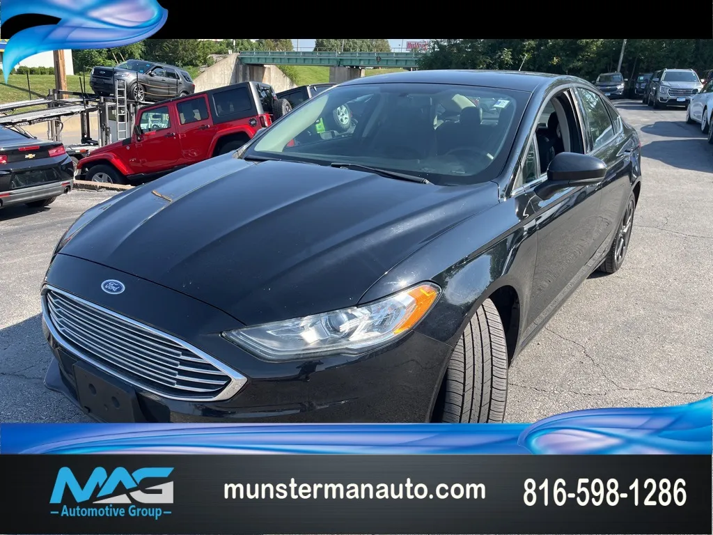 Black 2018 Ford Fusion SE for sale in Blue Springs, MO