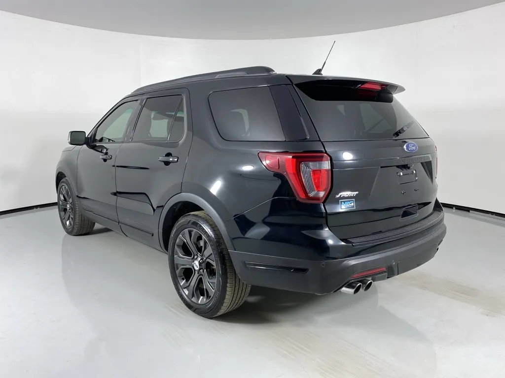 2018 Ford Explorer Sport photo 3
