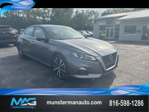 Gray 2022 Nissan Altima 2.5 Platinum for sale in Blue Springs, MO