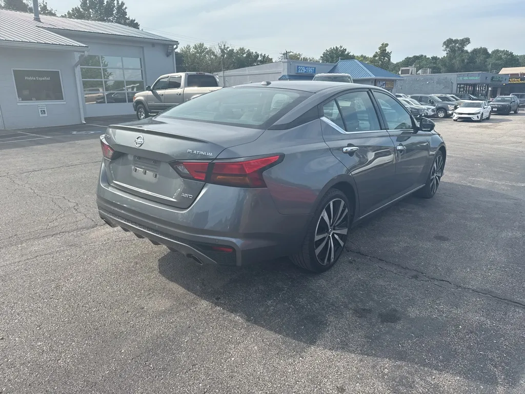 2022 Nissan Altima 2.5 Platinum photo 3