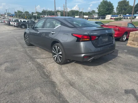 Another view of 2022 Nissan Altima 2.5 Platinum for sale in Blue Springs, MO at MAG Auto - Munsterman Automotive Group