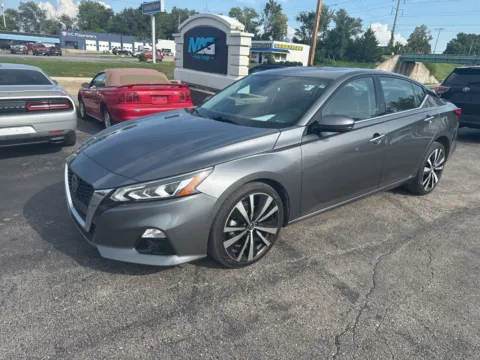 More photos of 2022 Nissan Altima 2.5 Platinum at MAG Auto - Munsterman Automotive Group, MO