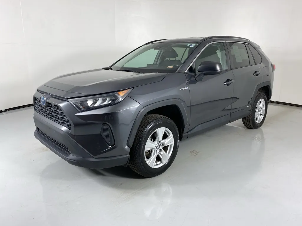 2021 Toyota RAV4 LE photo 5