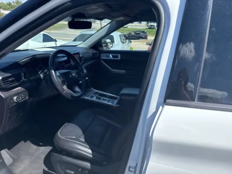 More photos of 2021 Ford Explorer Limited at MAG Auto - Munsterman Automotive Group, MO