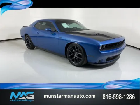 Blue 2021 Dodge Challenger SXT for sale in Blue Springs, MO