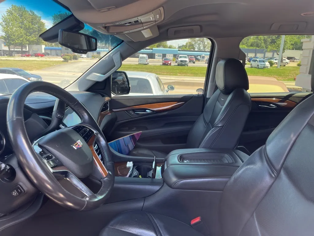 2020 Cadillac Escalade ESV Base photo 3