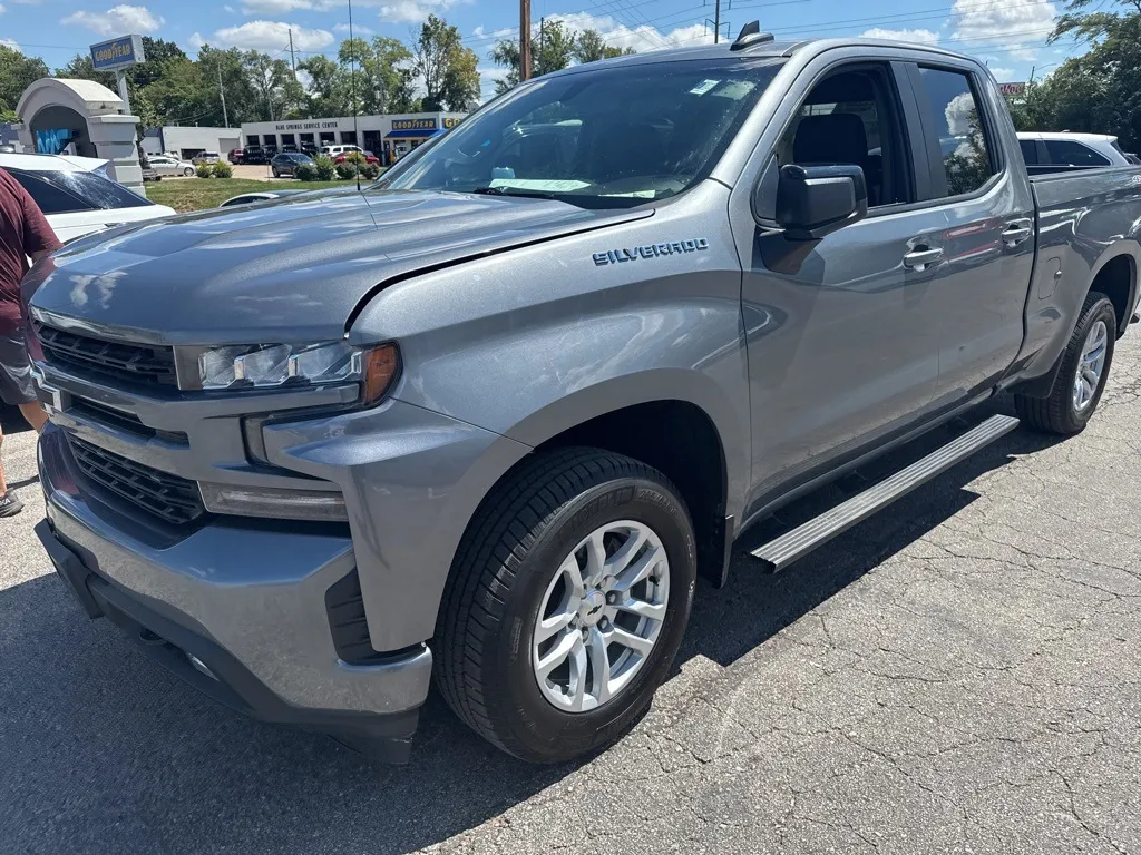 2019 Chevrolet Silverado 1500 RST photo 2