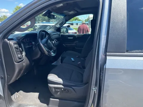 More photos of 2019 Chevrolet Silverado 1500 RST at MAG Auto - Munsterman Automotive Group, MO