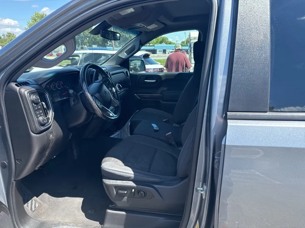 2019 Chevrolet Silverado 1500 RST photo 4