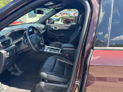 More photos of 2020 Ford Explorer XLT at MAG Auto - Munsterman Automotive Group, MO