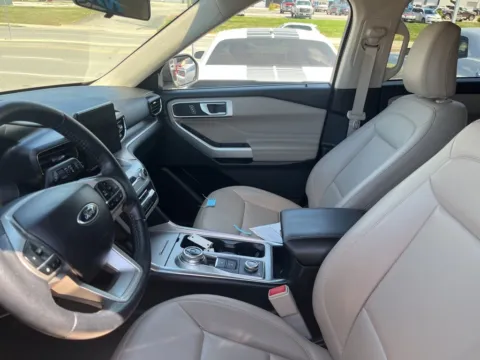 More photos of 2022 Ford Explorer XLT at MAG Auto - Munsterman Automotive Group, MO