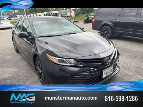 Black 2018 Toyota Camry LE for sale in Blue Springs, MO