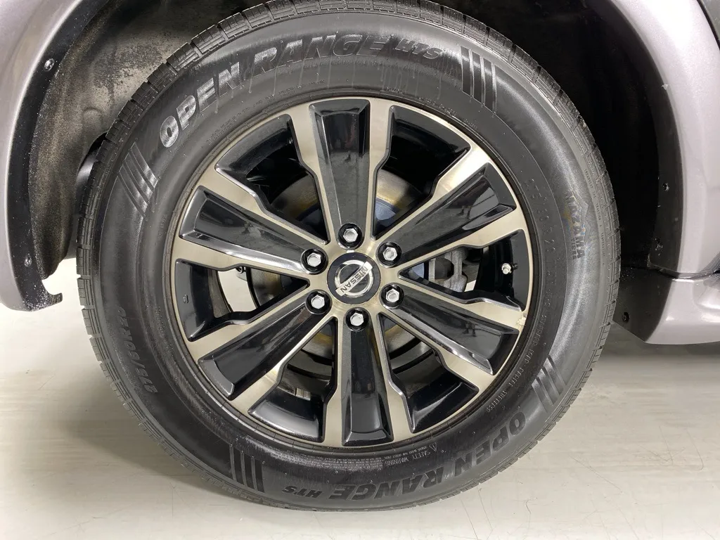 2017 Nissan Armada Platinum photo 19