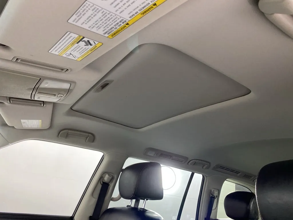 2017 Nissan Armada Platinum photo 5
