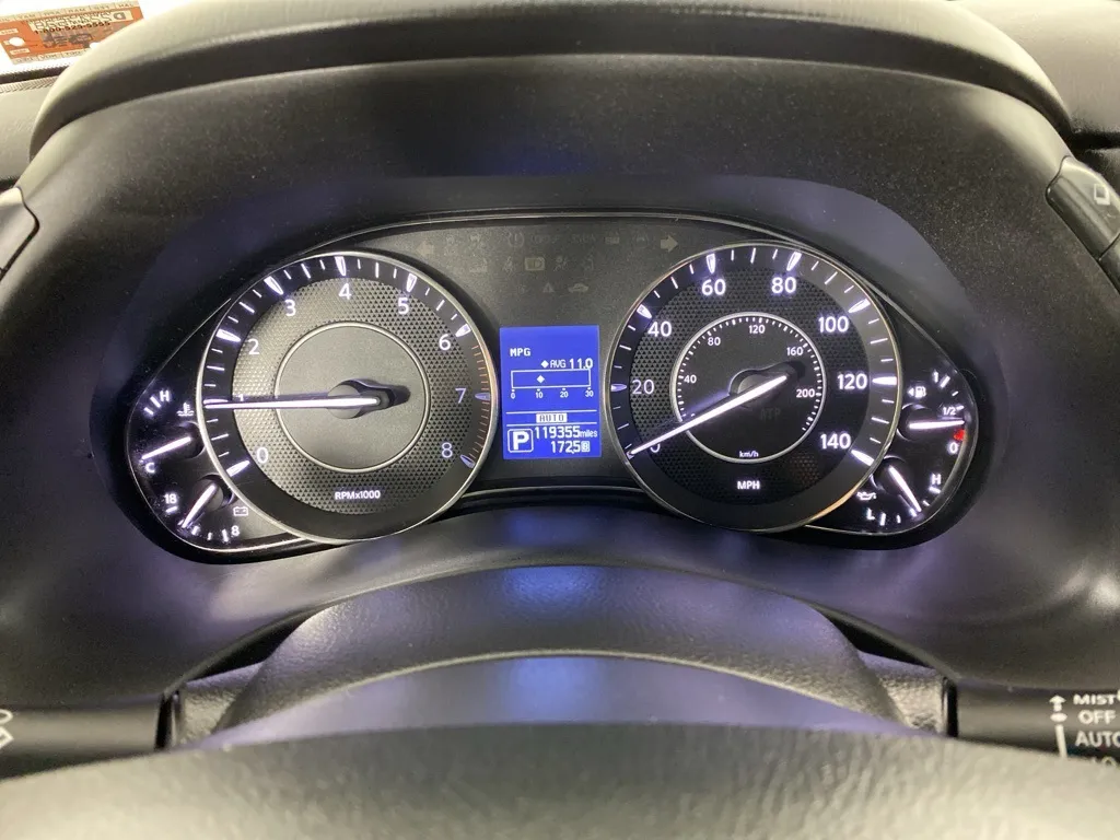 2017 Nissan Armada Platinum photo 26
