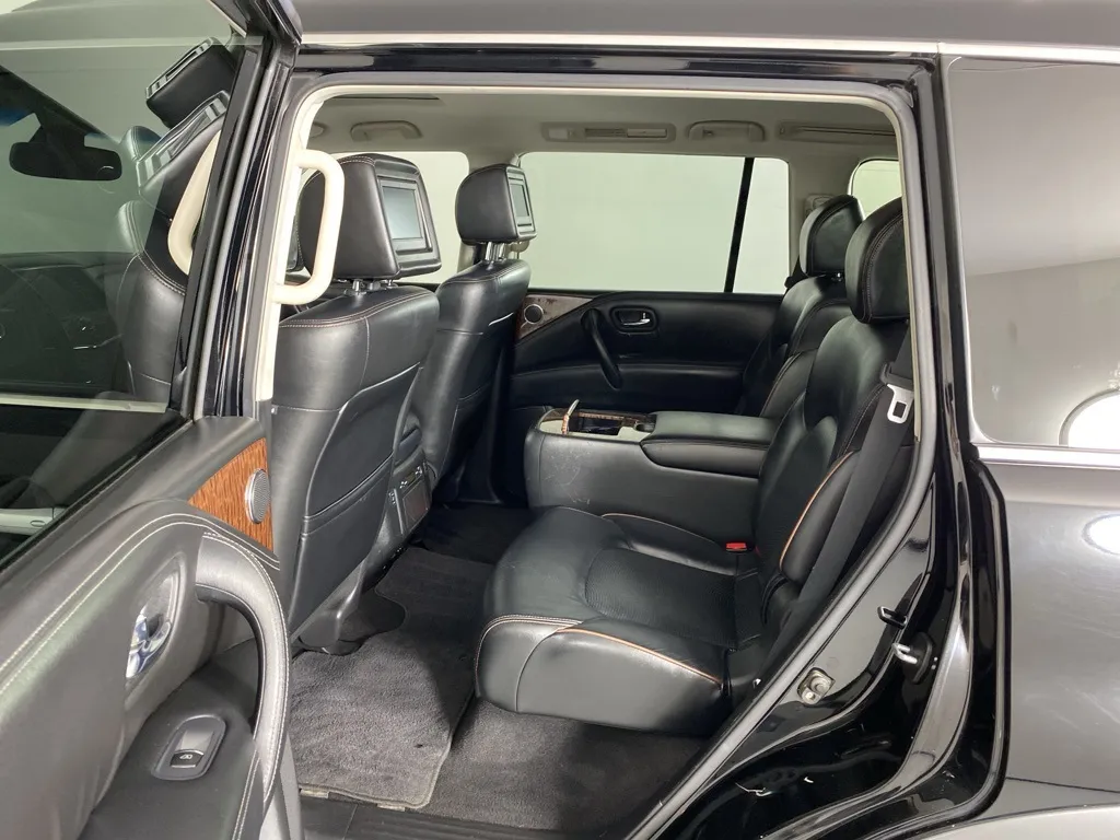 2017 Nissan Armada Platinum photo 40