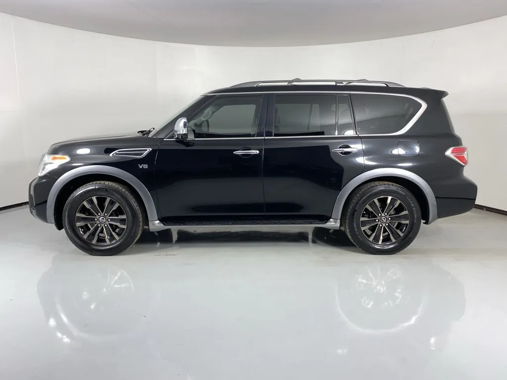 2017 Nissan Armada Platinum photo 2