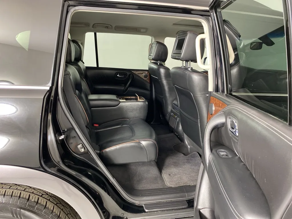 2017 Nissan Armada Platinum photo 29