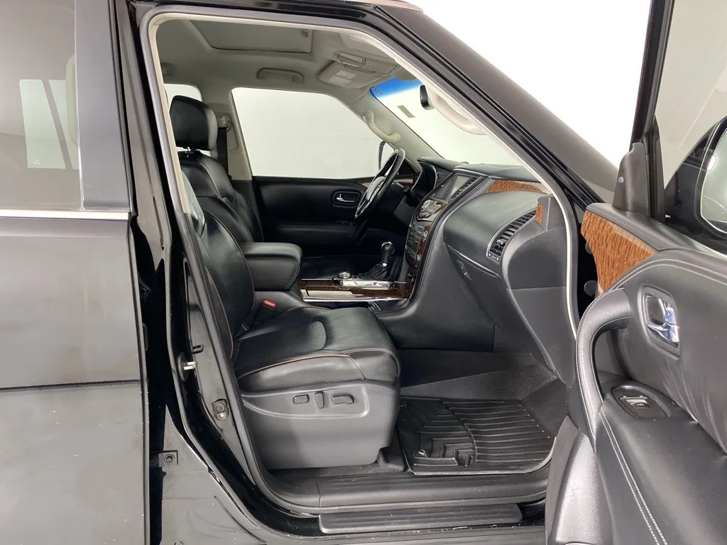 2017 Nissan Armada Platinum photo 15