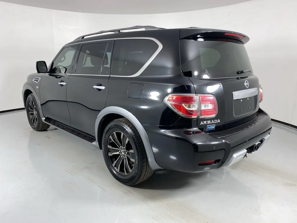 2017 Nissan Armada Platinum photo 17