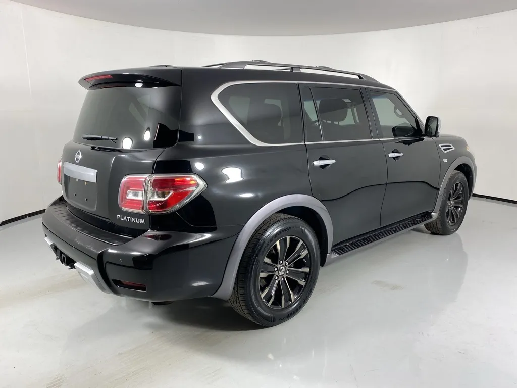 2017 Nissan Armada Platinum photo 3
