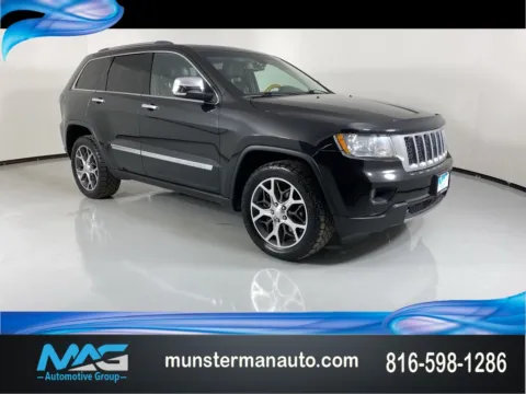 Black 2013 Jeep Grand Cherokee Overland for sale in Blue Springs, MO