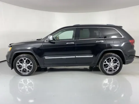 More photos of 2013 Jeep Grand Cherokee Overland at MAG Auto - Munsterman Automotive Group, MO