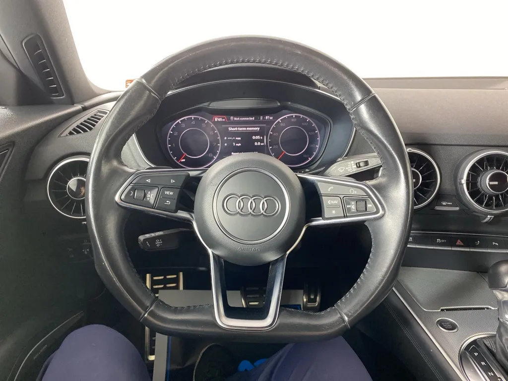 2016 Audi TT 2.0T Roadster photo 10